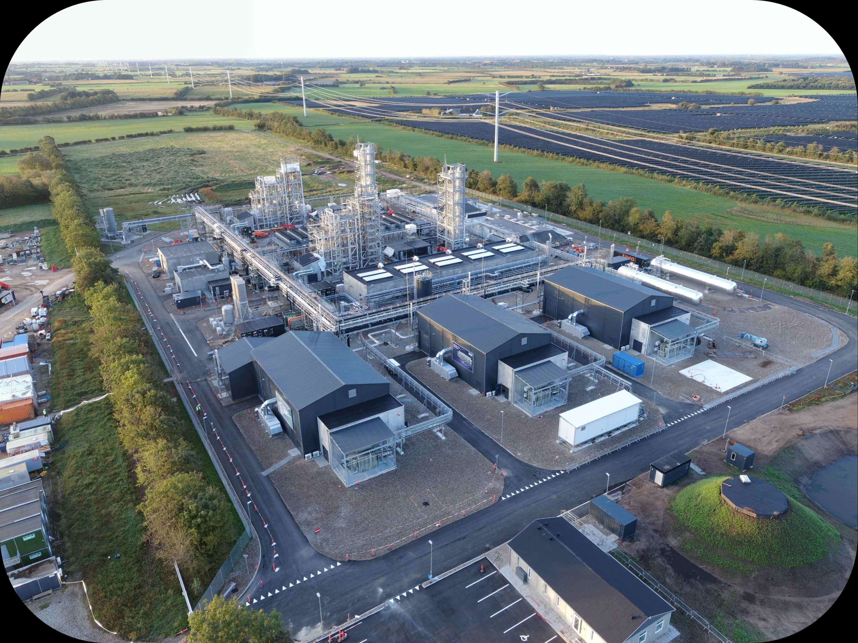 Sustainable fuels for maritime and aviation